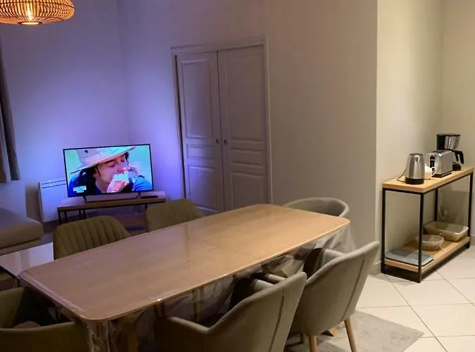 Appartement De 95 M2 Bien Situe